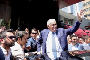 Binali Yıldırım, Sivaslı iş adamlarıyla bir araya geldi