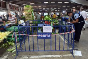 Bursa'da huzur bozan pazar esnafına zabıtadan &ouml;rnek ceza
