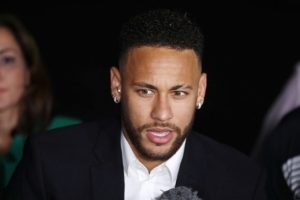 Devlerin Neymar savaşı!