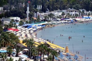 Turizm merkezlerindeki plajlarda yoğunluk yaşanıyor