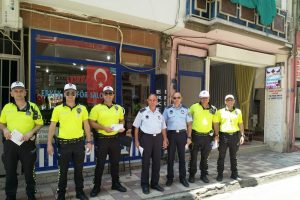 Bursa Gemlik'te kaldırım ve yol kenarları nefes alacak