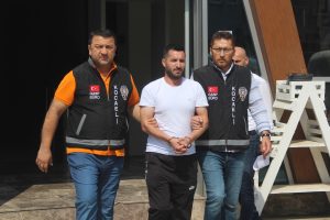 Eski iş arkadaşlarını silahla yaralayan şahıs tutuklandı