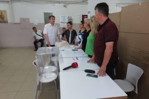Sandık g&ouml;revlileri yemin etti, oy verme işlemi başladı