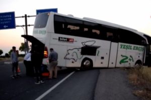 Bursa'dan yola &ccedil;ıkmıştı, korkutan kaza ucuz atlatıldı