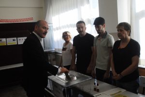 İ&ccedil;işleri Bakanı S&uuml;leyman Soylu oyunu kullandı