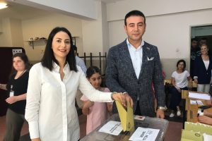 Beşiktaş Belediye Başkanı Akpolat, oyunu kullandı