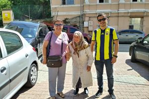 85 yaşındaki Saime nineden sandık &ccedil;ağrısı