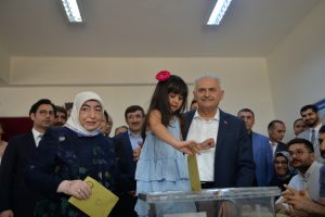 Binali Yıldırım oyunu kullandı