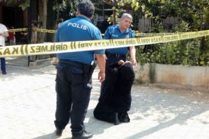 Suriyeli Mukaddes, boğazı kesilerek &ouml;ld&uuml;r&uuml;ld&uuml;