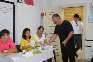 Cem Yılmaz oyunu kullandı
