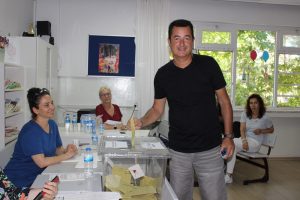 Acun Ilıcalı: "Fazla gerilim var, hi&ccedil; de mutlu değilim"