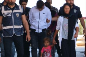 Polisle &ccedil;atışmaya giren hırsızlık &ccedil;etesindekiler su&ccedil; makinesi &ccedil;ıktı