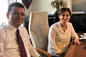 Ekrem İmamoğlu Se&ccedil;im Koordinasyon Merkezi'ne geldi