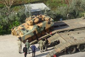 Sınır birliklerine tank sevkiyatı