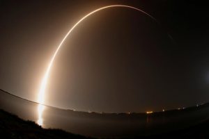 SpaceX'in en ağır roketi fırlatıldı