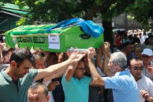 Balkondan d&uuml;şen 9 yaşındaki Mustafa &ouml;ld&uuml;