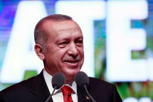 Erdoğan'a '&Ouml;m&uuml;r Boyu İnsan Hakları El&ccedil;isi' &ouml;d&uuml;l&uuml;