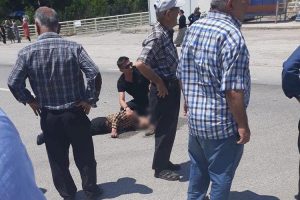 Camiye giderken otomobilin &ccedil;arpmasıyla &ouml;ld&uuml;