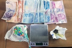 Avcılar'da skunk ve Ecstasy operasyonu