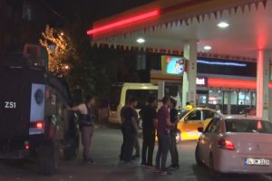 Sultangazi'de maskeli 3 kişi akaryakıt istasyonunu soydu