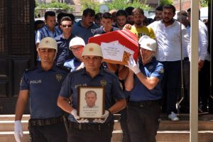 Kazada &ouml;len polis memuru toprağa verildi