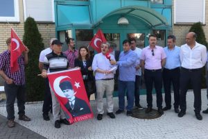Almanya'da Ermeni anıtı dikilmesine T&uuml;rklerden tepki