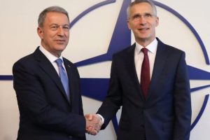 Bakan Akar, Stoltenberg ile g&ouml;r&uuml;şt&uuml;