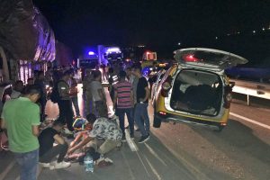 Terhis olan gen&ccedil;ler kaza yaptı: 6 yaralı