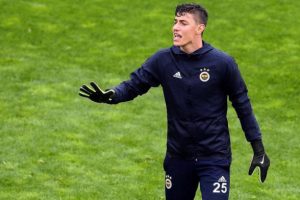Fenerbah&ccedil;e'de Berke i&ccedil;in tehlike &ccedil;anları &ccedil;alıyor