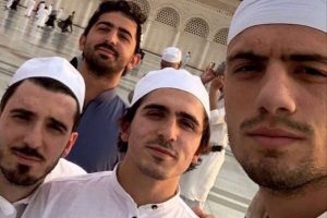 Milli futbolcular Medine'de