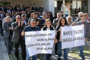 U&ccedil;ak kapısında g&ouml;zaltına alınan Tezcan serbest bırakıldı