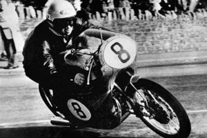 Honda, motorsporları yarışlarındaki 60'ıncı yıl d&ouml;n&uuml;m&uuml;n&uuml; kutluyor