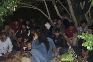 107 d&uuml;zensiz g&ouml;&ccedil;men yakalandı