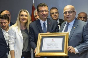 Ekrem İmamoğlu g&ouml;revi devraldı
