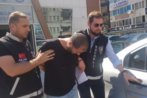 Vatandaş ihbar etti... Polisten şok baskın!