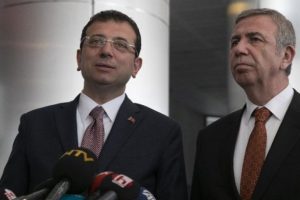 Mansur Yavaş'tan g&ouml;revi devralan İmamoğlu'na ilk mesaj