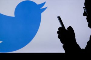 Twitter'dan kural ihlali yapan siyasilere 'uyarı etiketi'