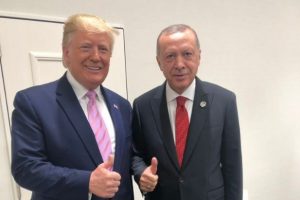 Cumhurbaşkanı Erdoğan, Trump ile b&ouml;yle poz verdi