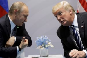 Putin'le Trump 11 ay sonra bir araya geldi