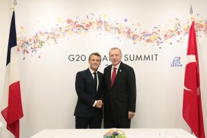 Erdoğan, Fransız mevkidaşı ile bir araya geldi