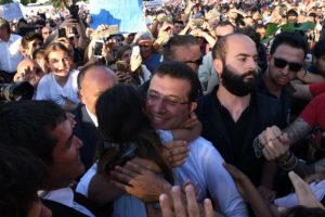 İBB Başkanı Ekrem İmamoğlu mesaiye başladı