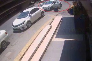 500 bin liralık altın hırsızlığı kamerada!