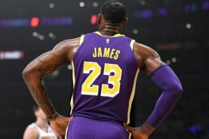 LeBron James'ten Anthony Davis'e b&uuml;y&uuml;k jest