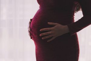 Karnından vurulan hamile kadın, &ouml;l&uuml;me sebebiyet vermekten yargılanacak