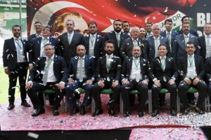 Bursaspor'da y&ouml;netim kurulu g&ouml;rev dağılımı yapıldı