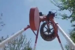 Lunaparkta eğlence aracı koptu! 1 &ouml;l&uuml;, 4 yaralı