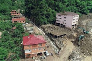 Riskli binaya izin gerekmeden yıkım geliyor