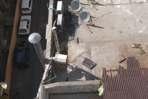Siyan&uuml;rl&uuml; hava bir apartmanı hasta etti