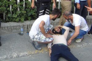 Olumsuz yanıt verince dehşeti yaşattılar