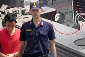 U&ccedil;ağın merdivenlerinde yakalandı